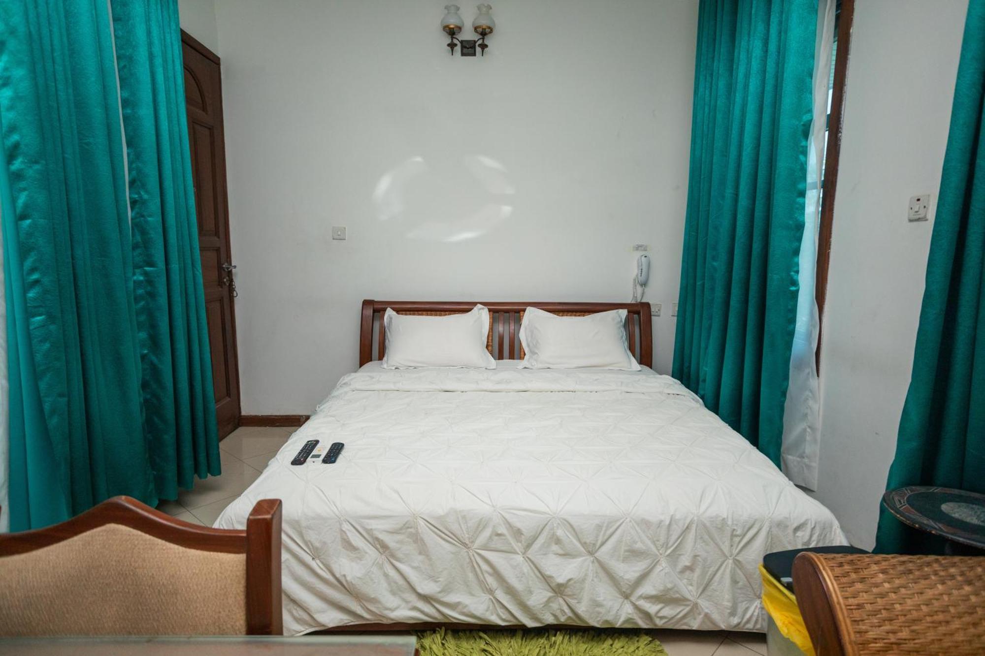 Beauty Hotel Accra Exterior photo